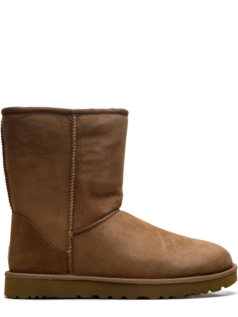 أحذية UGG بيج
