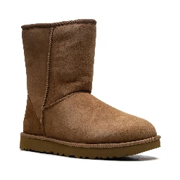 أحذية UGG بيج