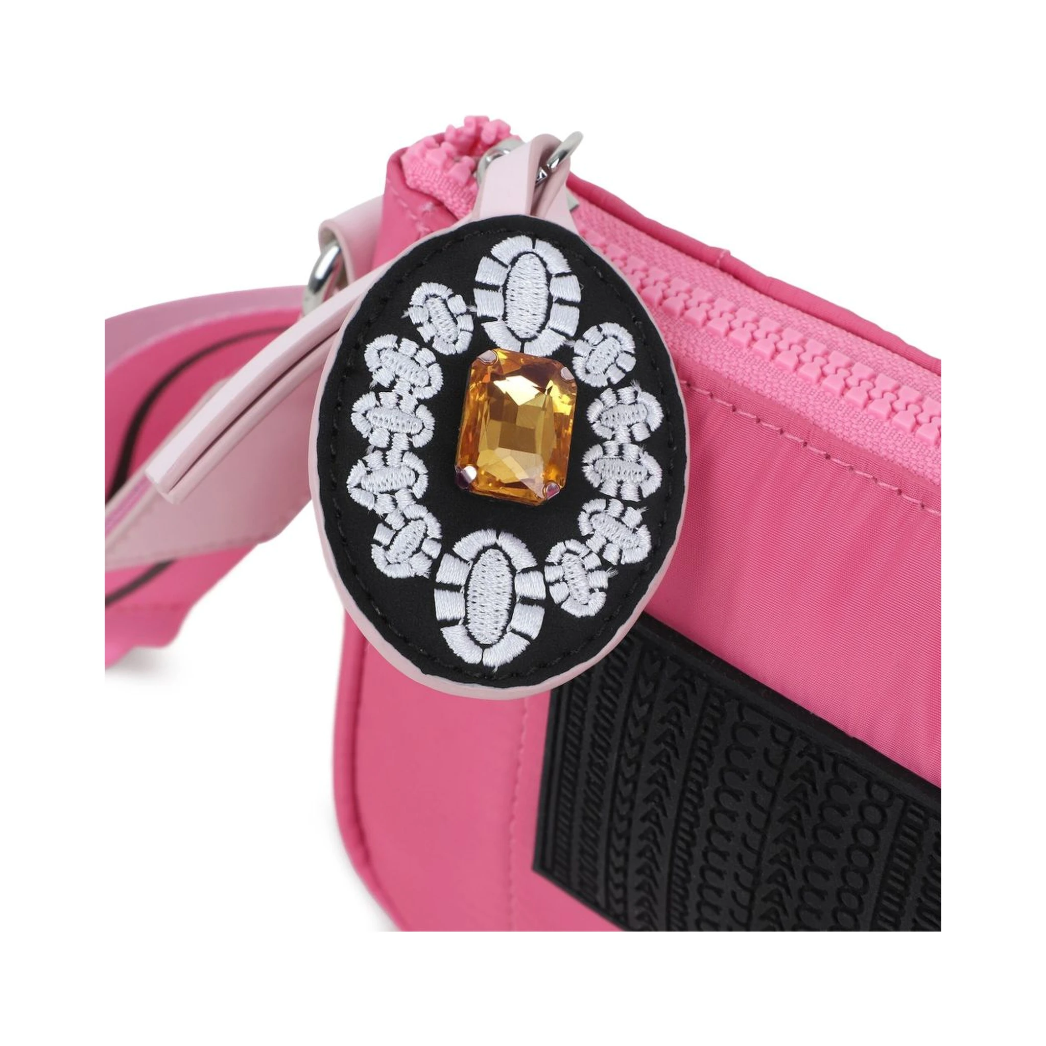 حقائب مارك جاكوبس.. لون فوشيا