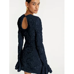 فساتين زرقاء قابلة للتدوير