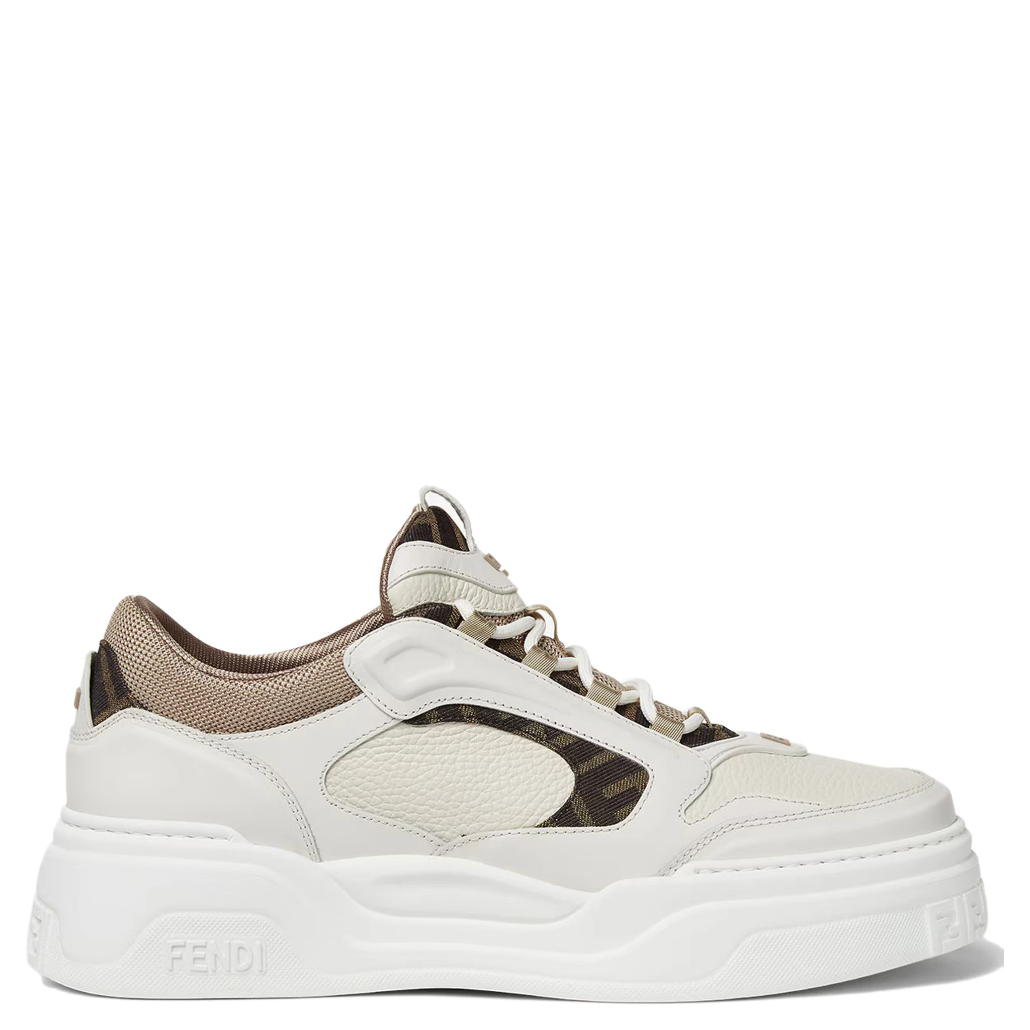 حذاء رياضي أبيض من فندي