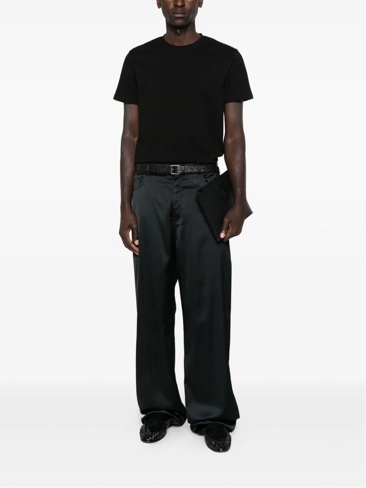 تيشيرتات وبولو سوداء من سان لوران alternative