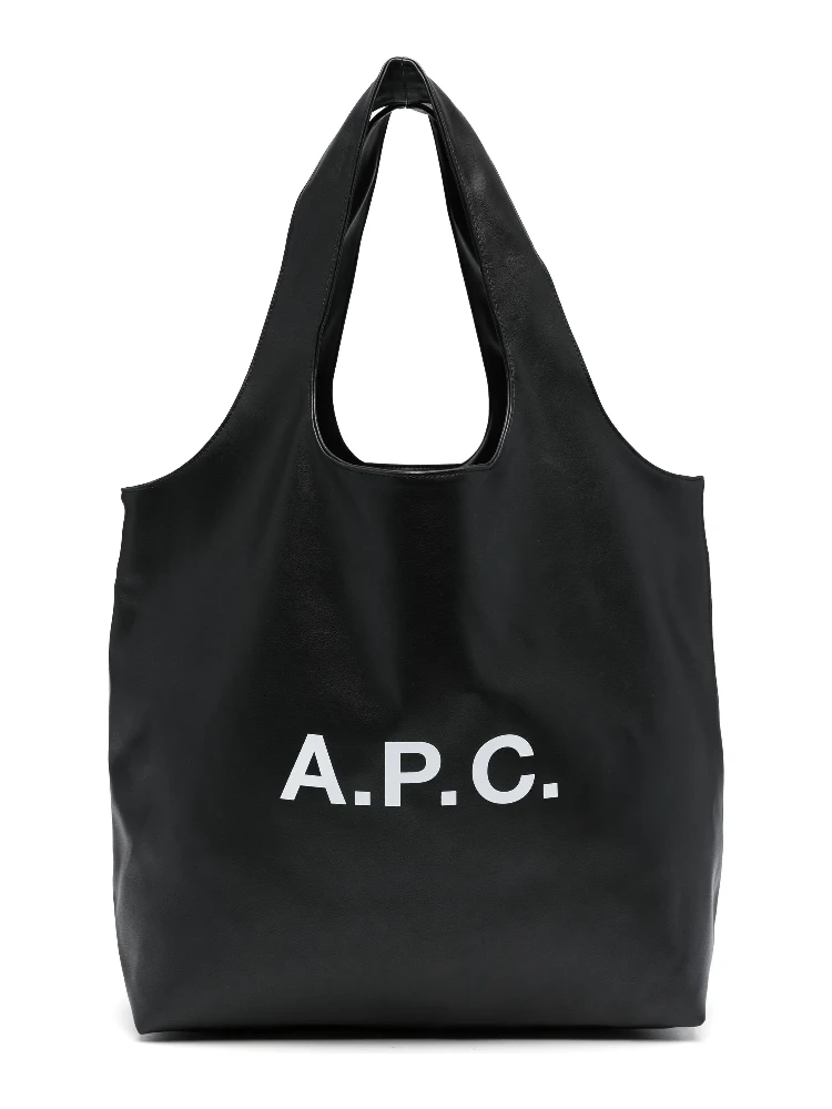 حقائب APC.. سوداء