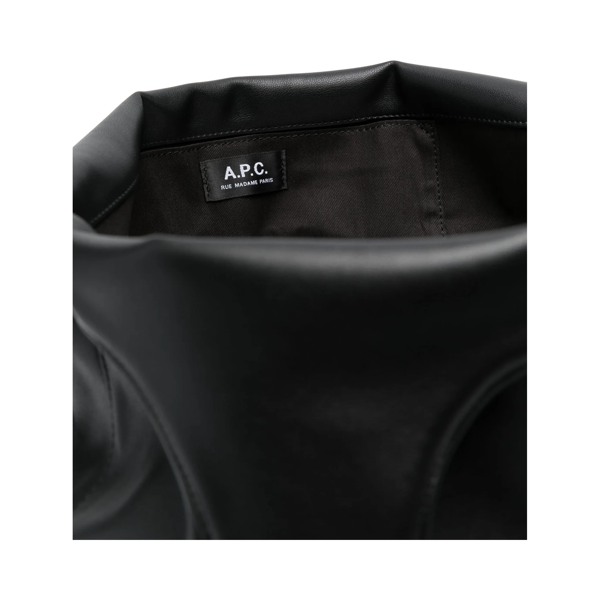 حقائب APC.. سوداء