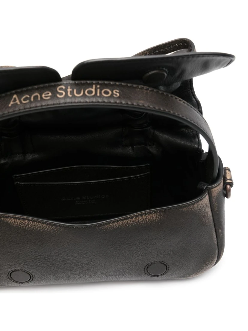 حقائب أكن ستوديوز