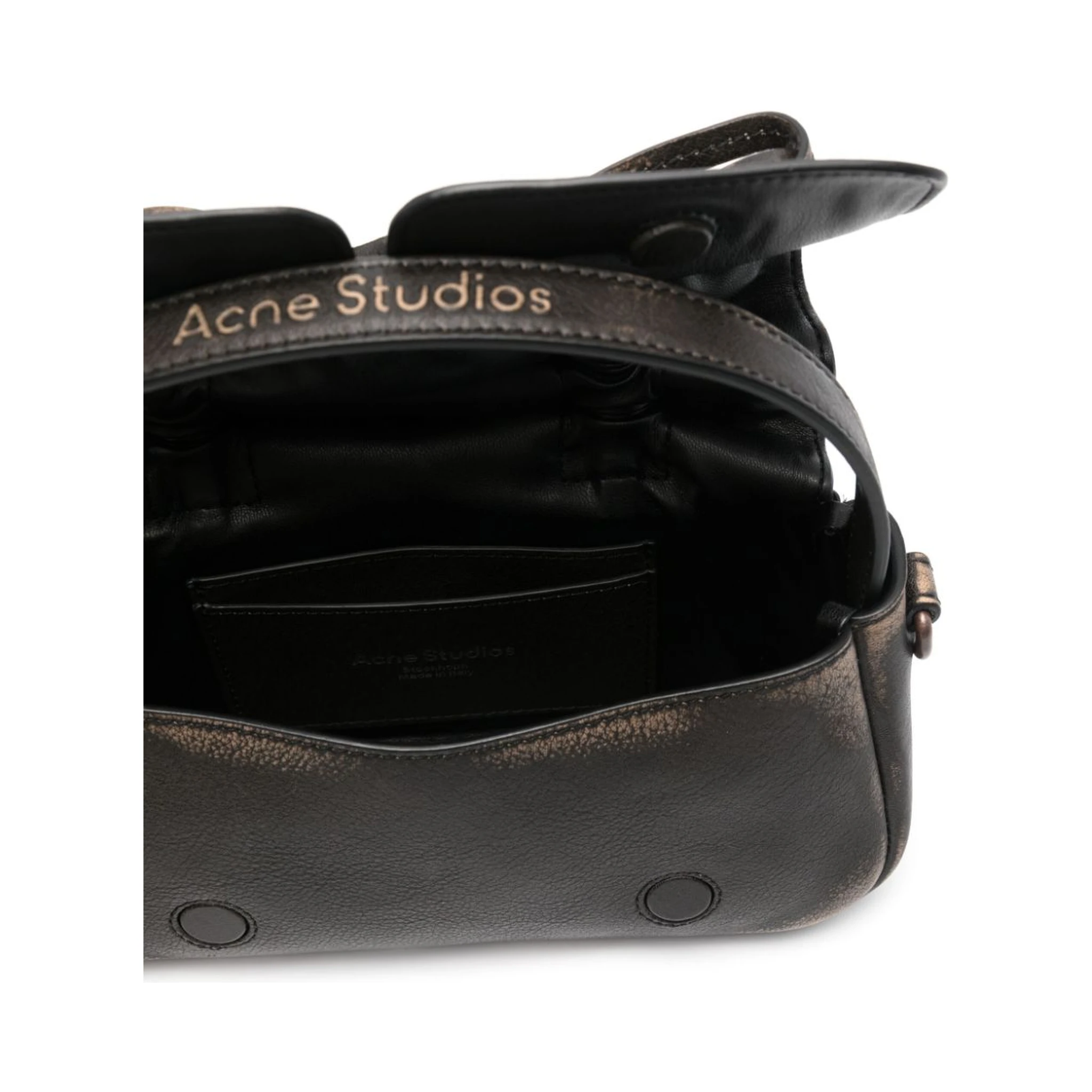 حقائب أكن ستوديوز