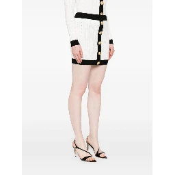 تنورة قصيرة محبوكة