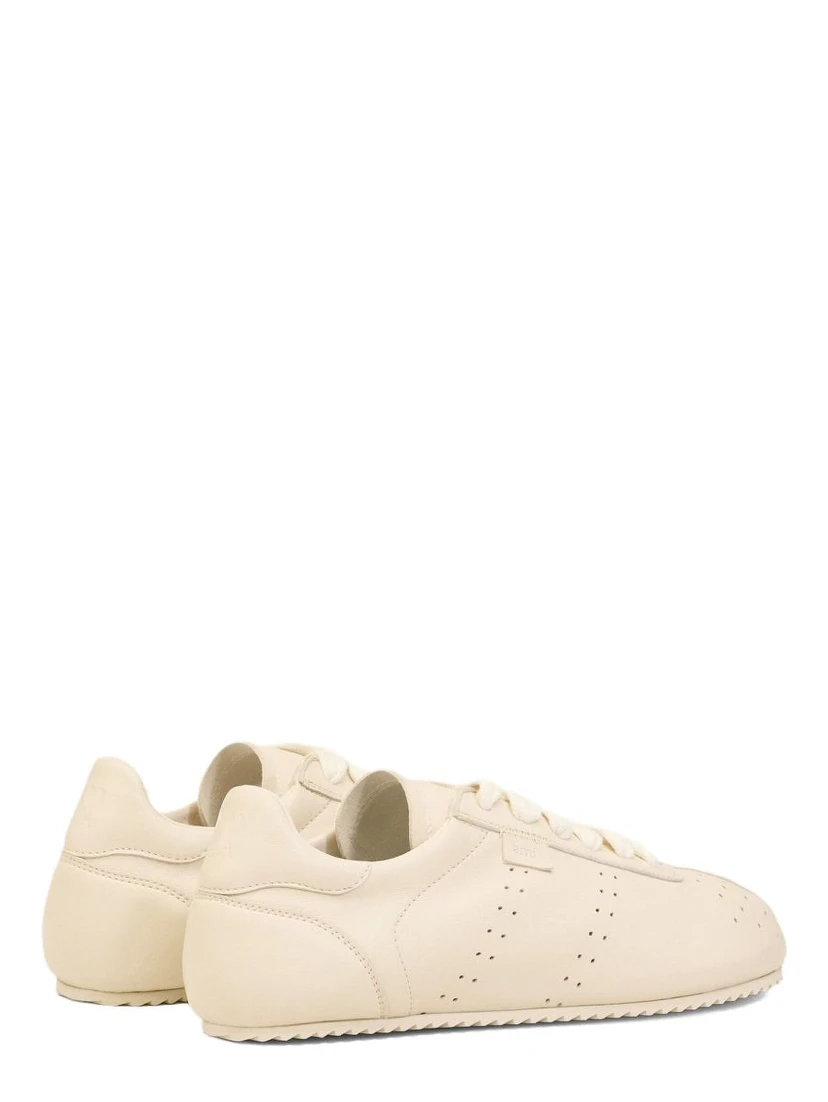 حذاء رياضي منخفض من الجلد