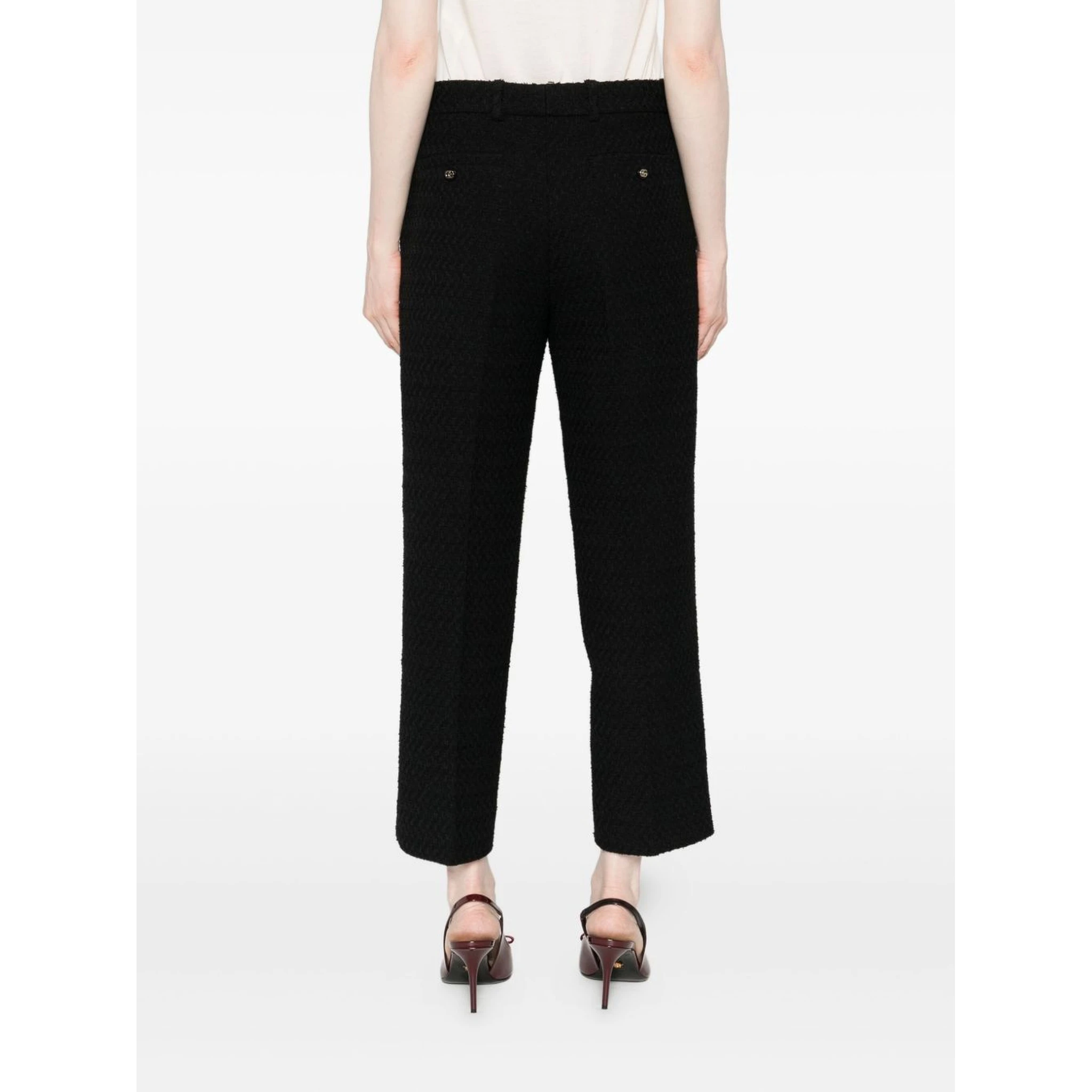 Women Cropped Trousers In Black