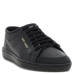 حذاء رياضي من الجلد مزين بشعار