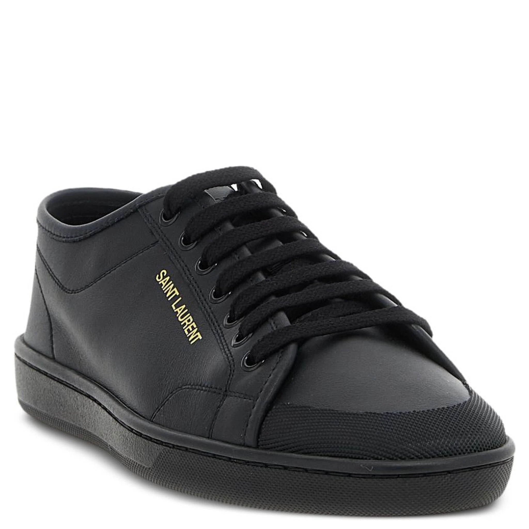 حذاء رياضي من الجلد مزين بشعار