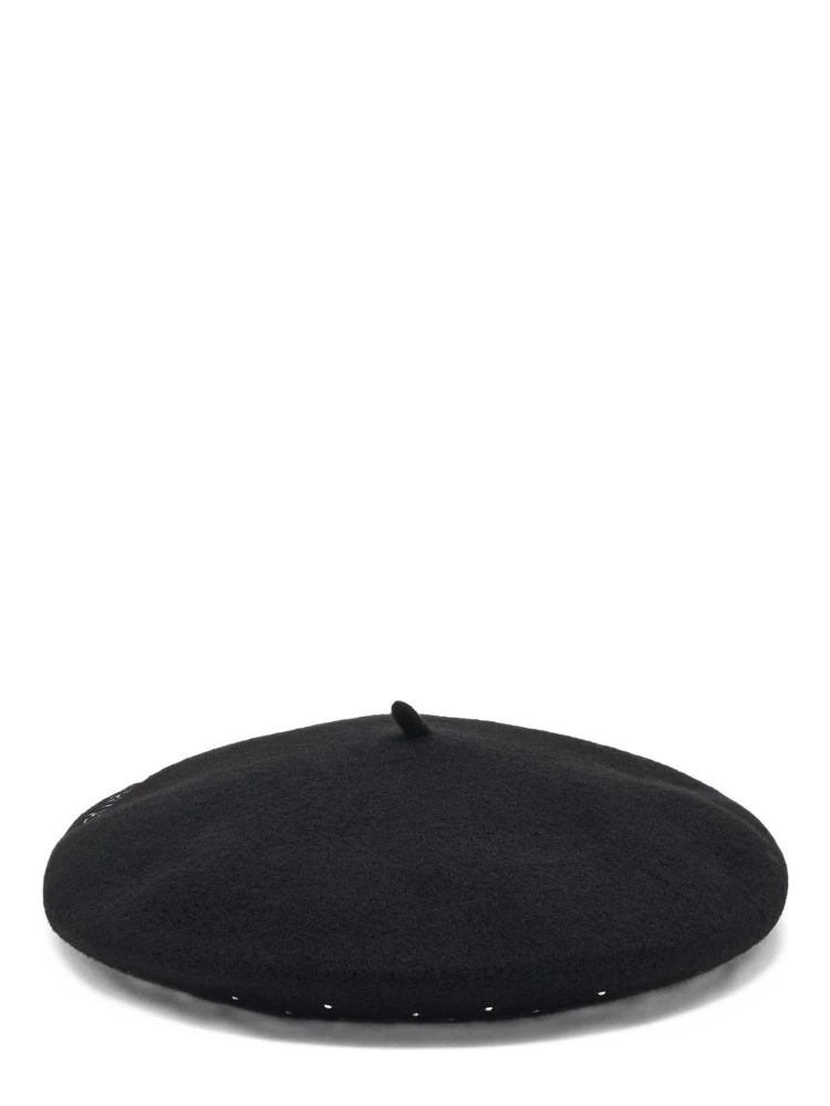 logo-embroidered beret alternative