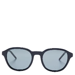Sunglasses With Dark Frame And Lenses