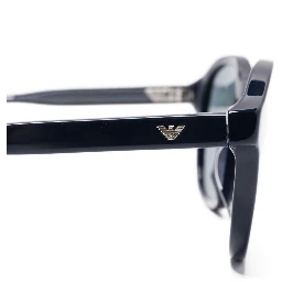 Sunglasses With Dark Frame And Lenses