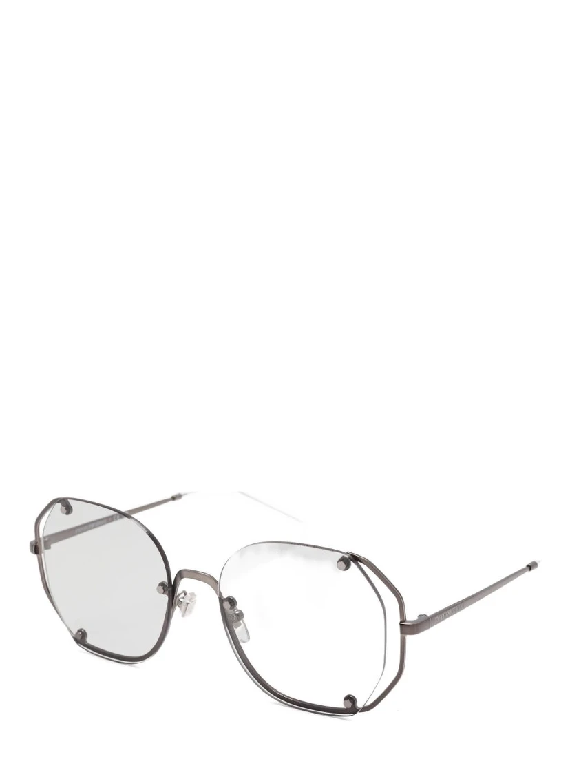Irregular-shaped sunglasses