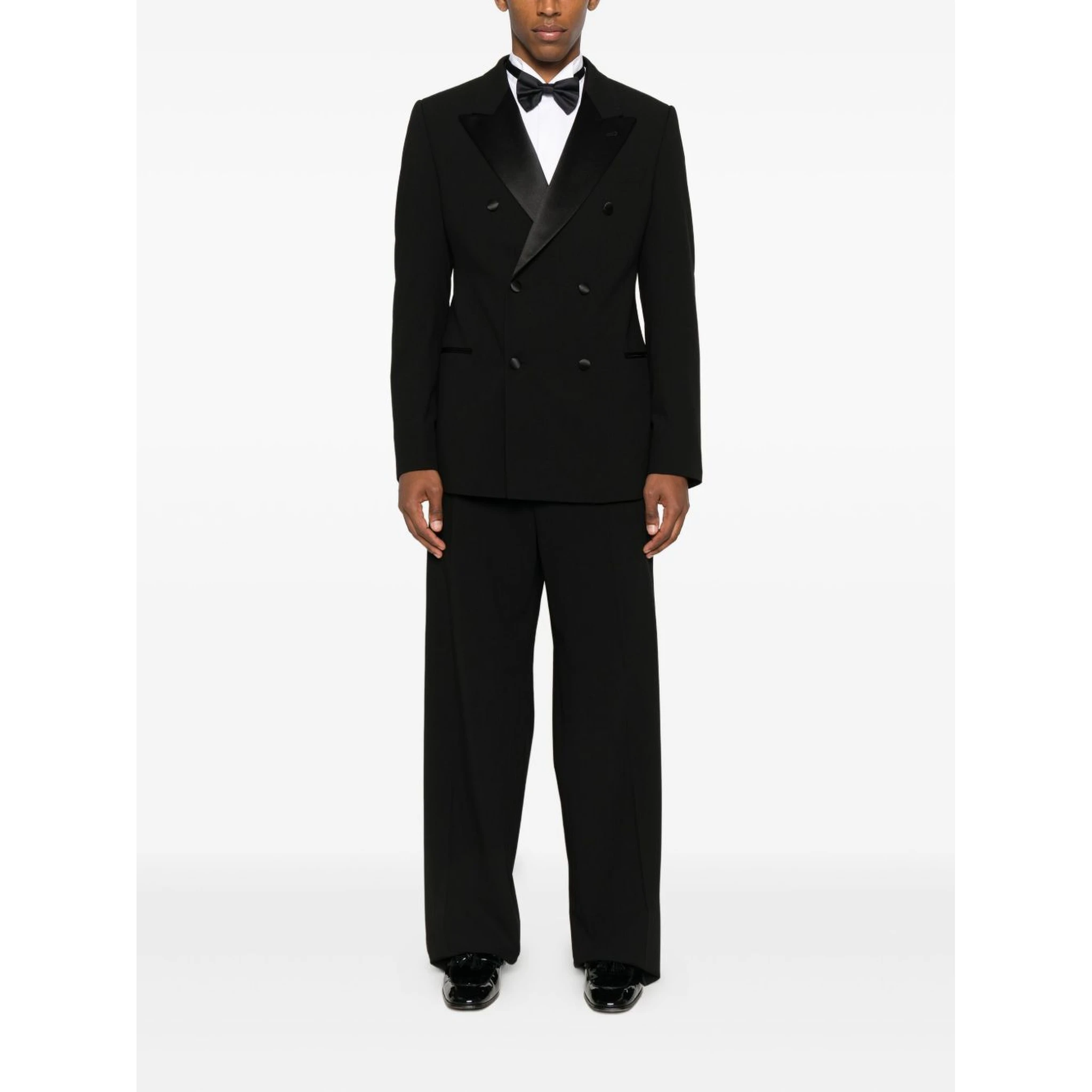 Double-breasted peak-lapel suit