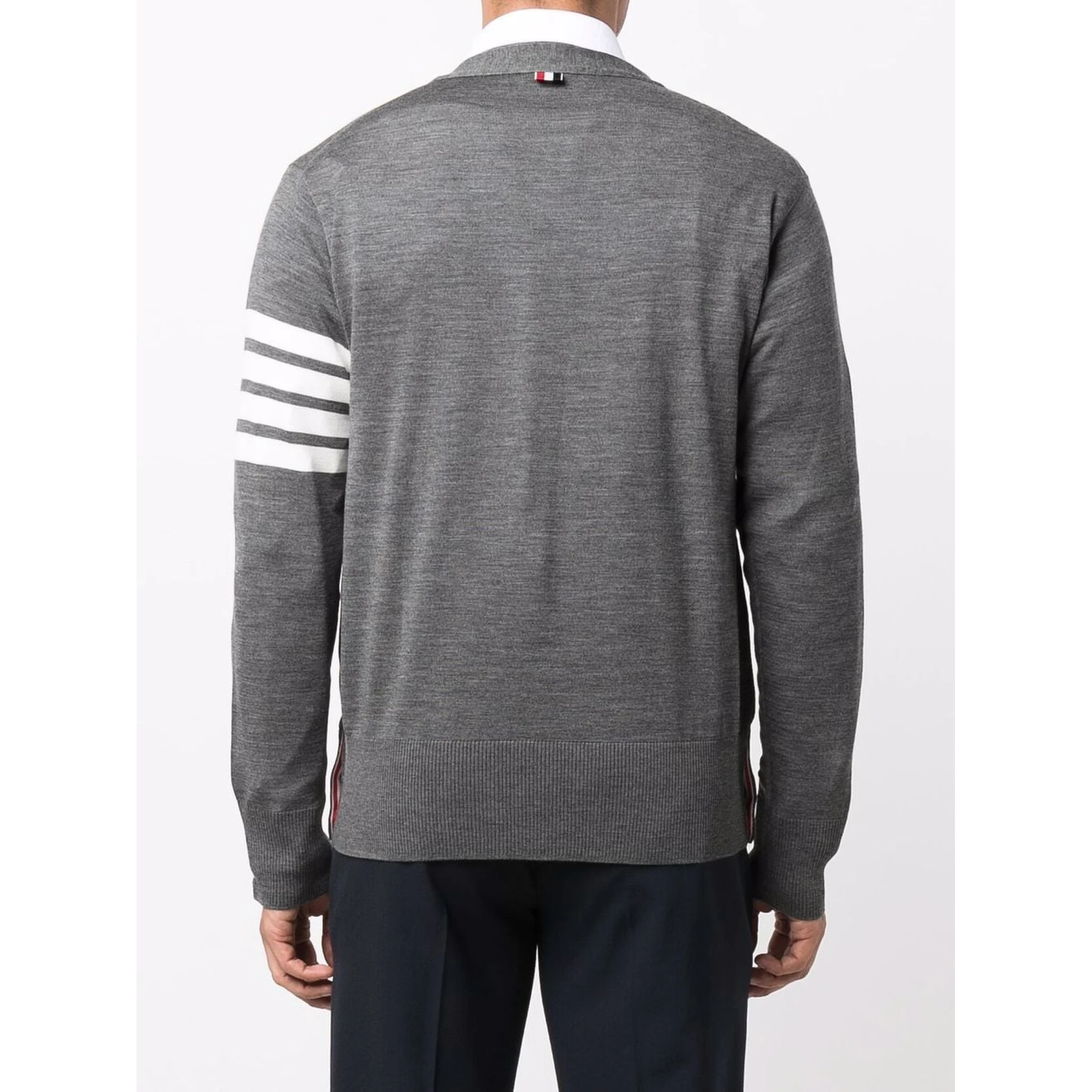 كنزات توم براون الرمادية