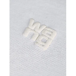 تيشيرتات وبولو بيضاء من ألكسندر وانغ