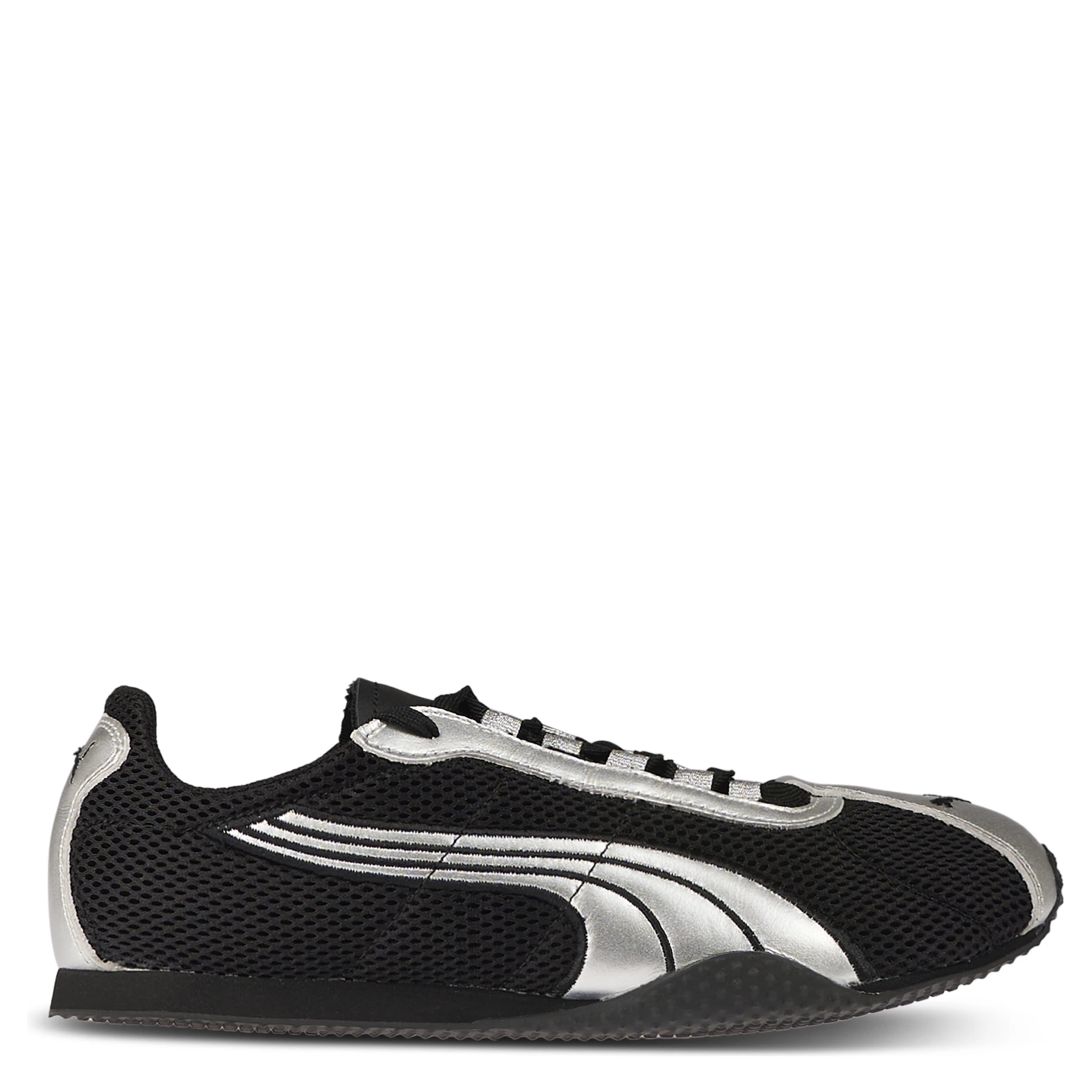 حذاء رياضي أسود من بوما