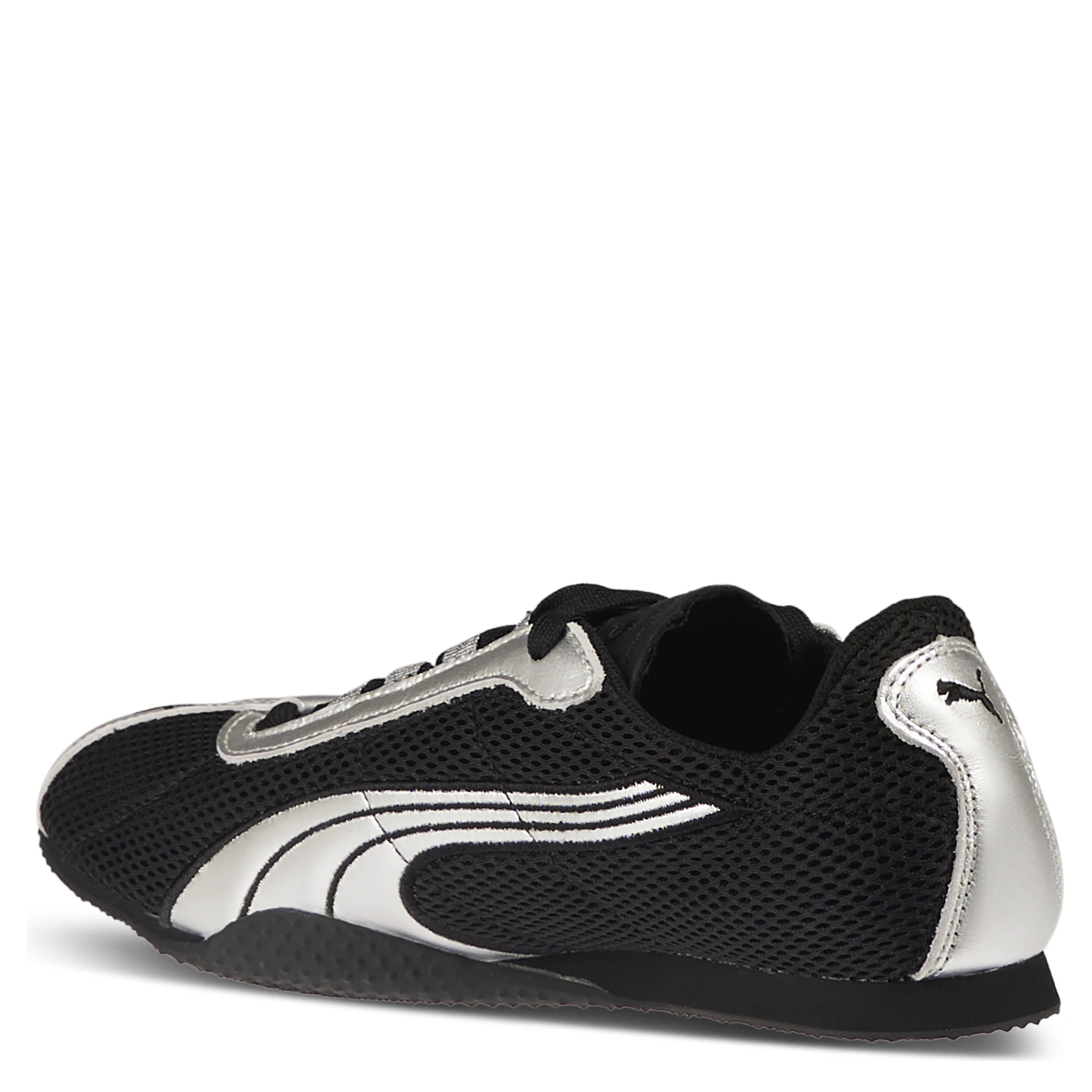 حذاء رياضي أسود من بوما