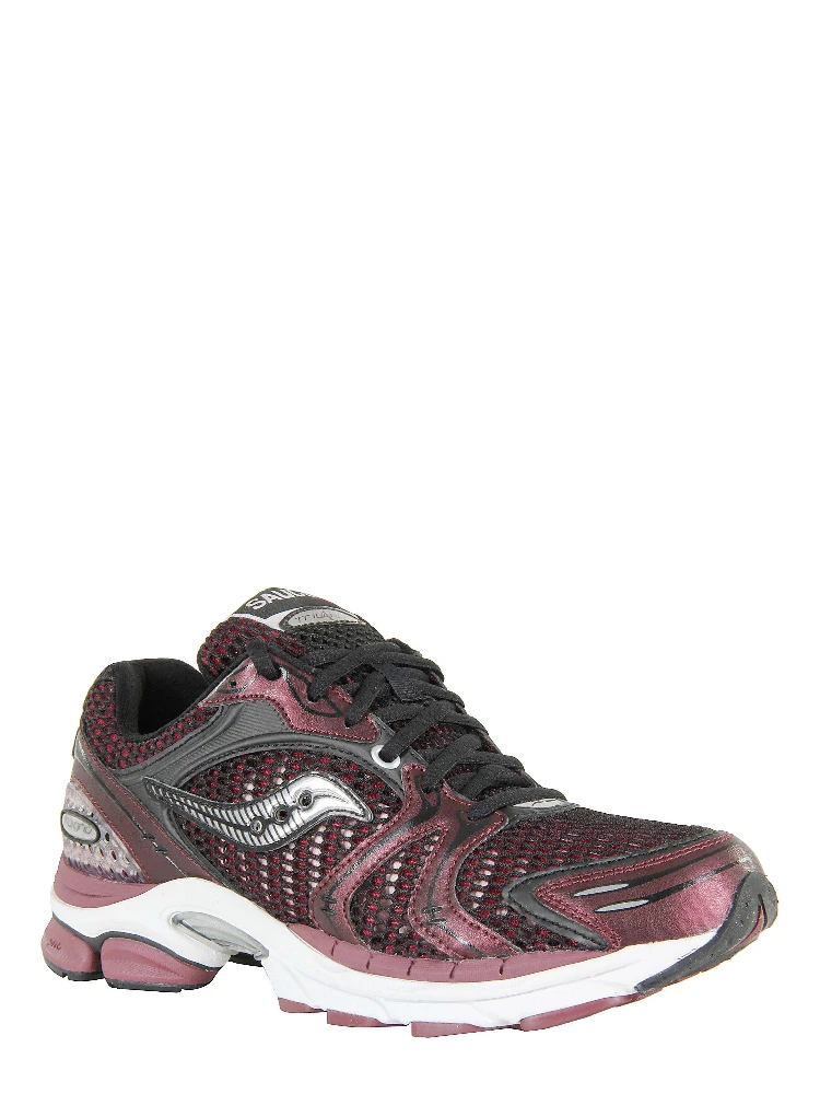 ProGrid Triumph 4 mesh-panel sneakers alternative