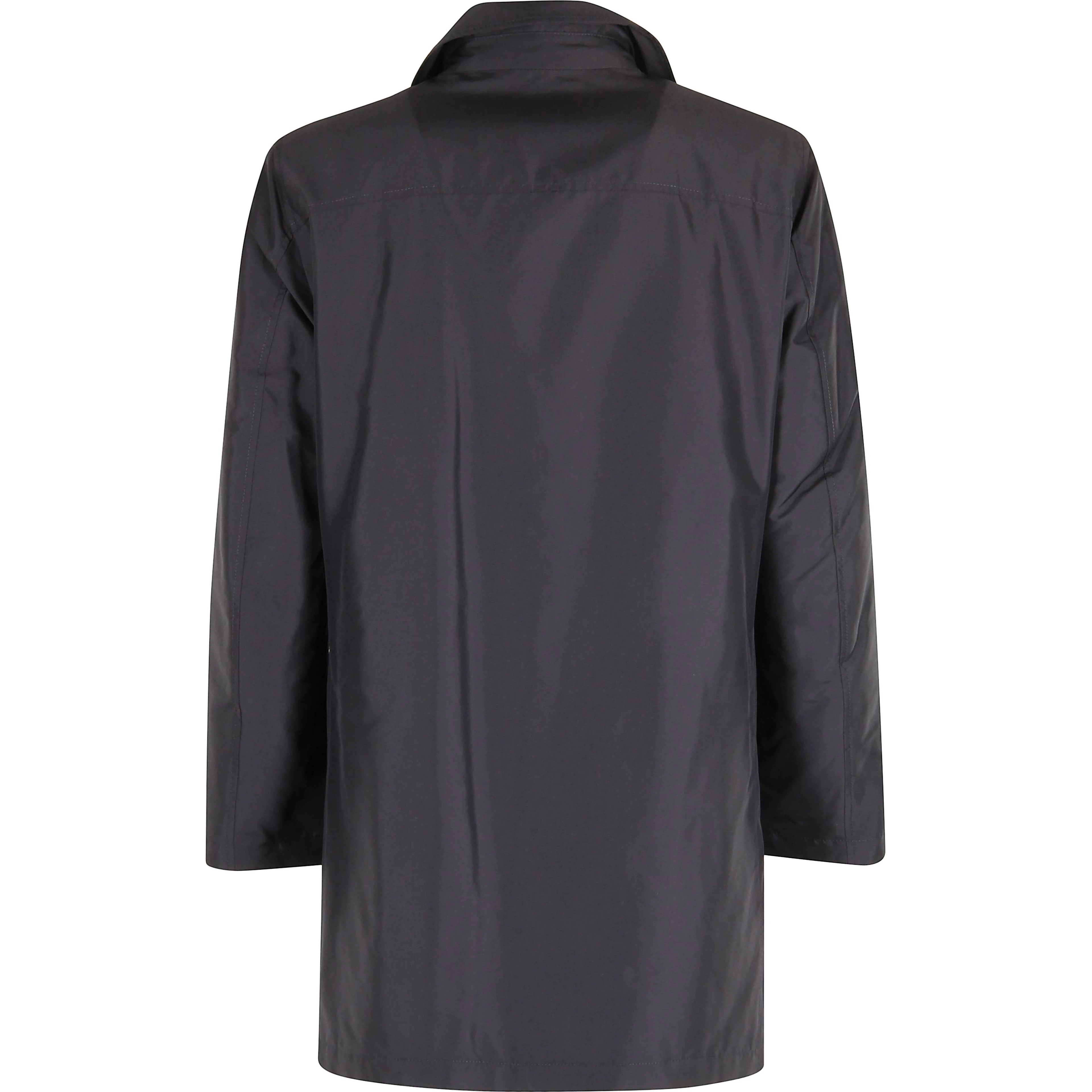Single-breasted coat