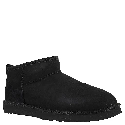 حقيبة صغيرة جدًا كلاسيكية من طراز M