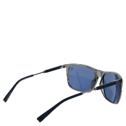 نظارات شمسية بلاستيكية رمادية