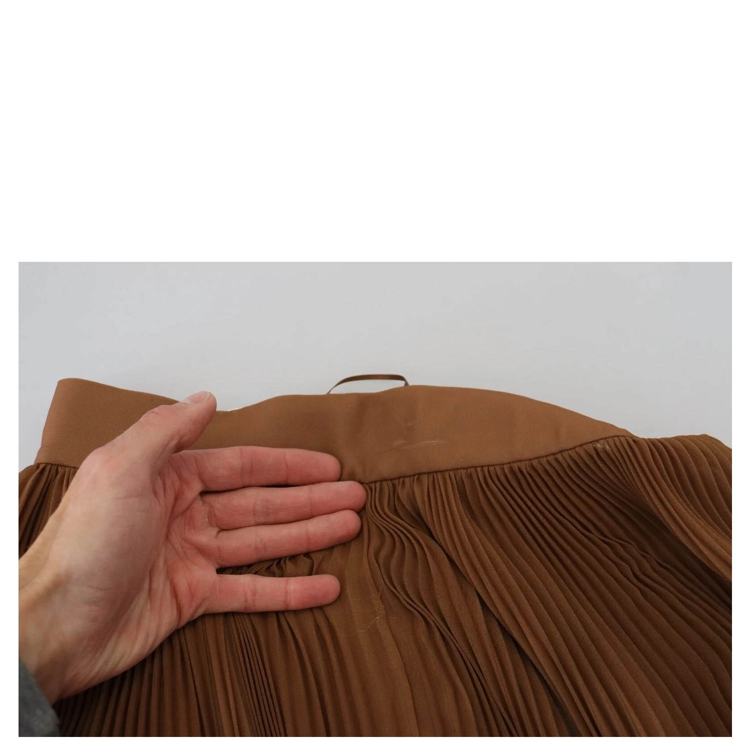 Beige Longuette Plisse Chiffon Midi Skirt