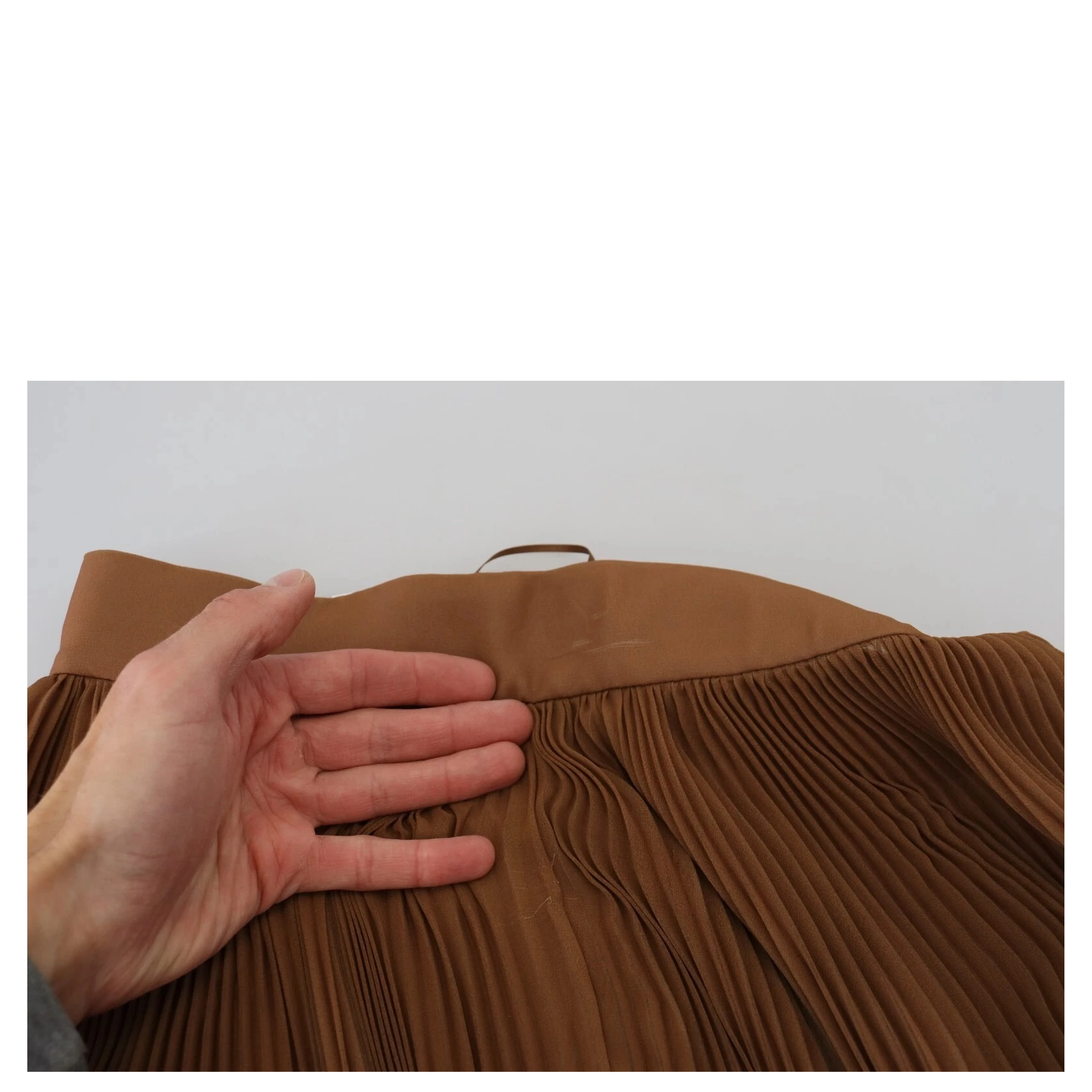 Beige Longuette Plisse Chiffon Midi Skirt