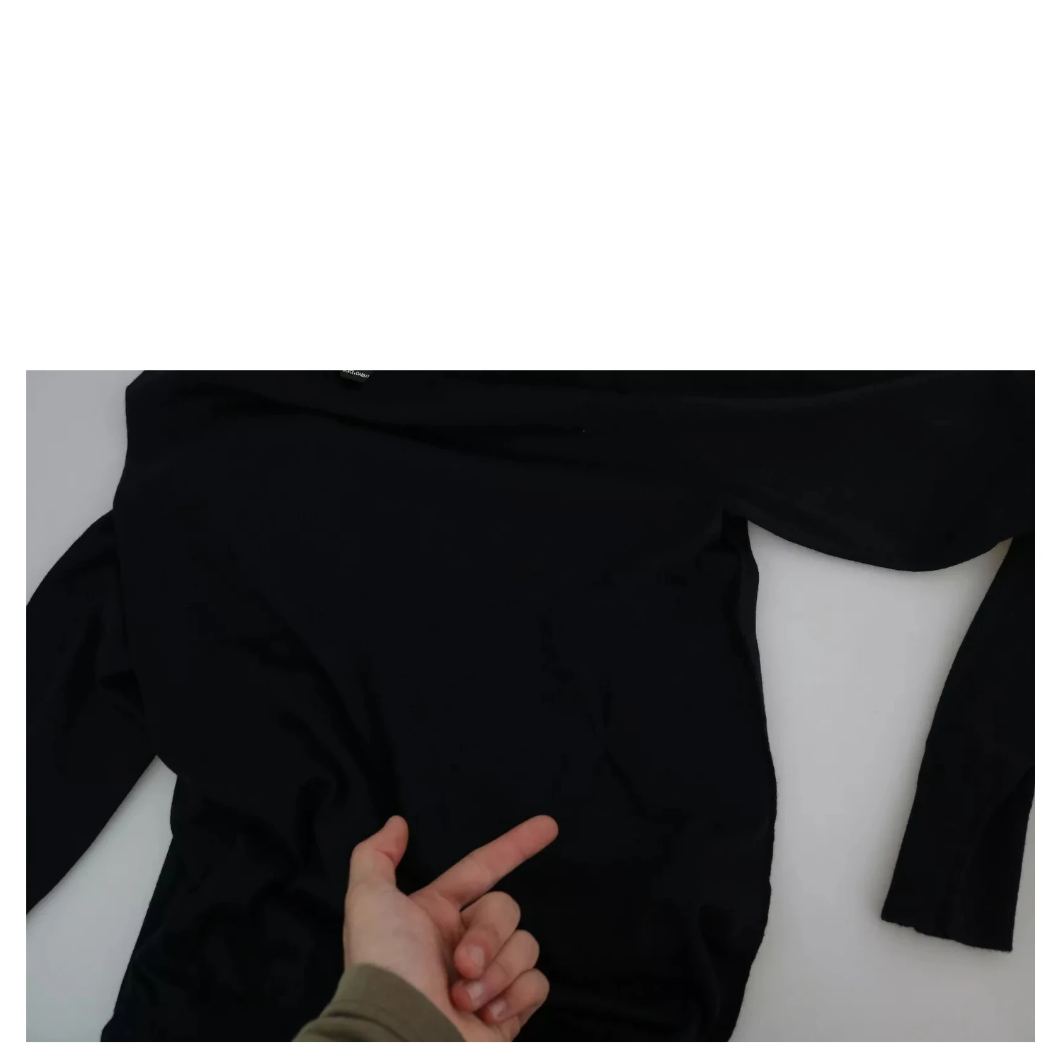Black Cashmere Crewneck Pullover Sweater