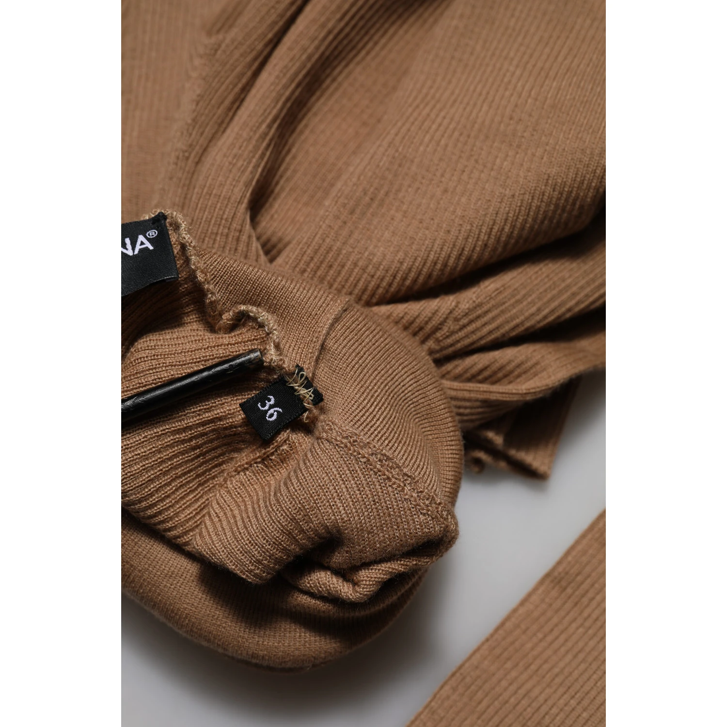 Brown Knit Long Sleeves Turtleneck Sweater