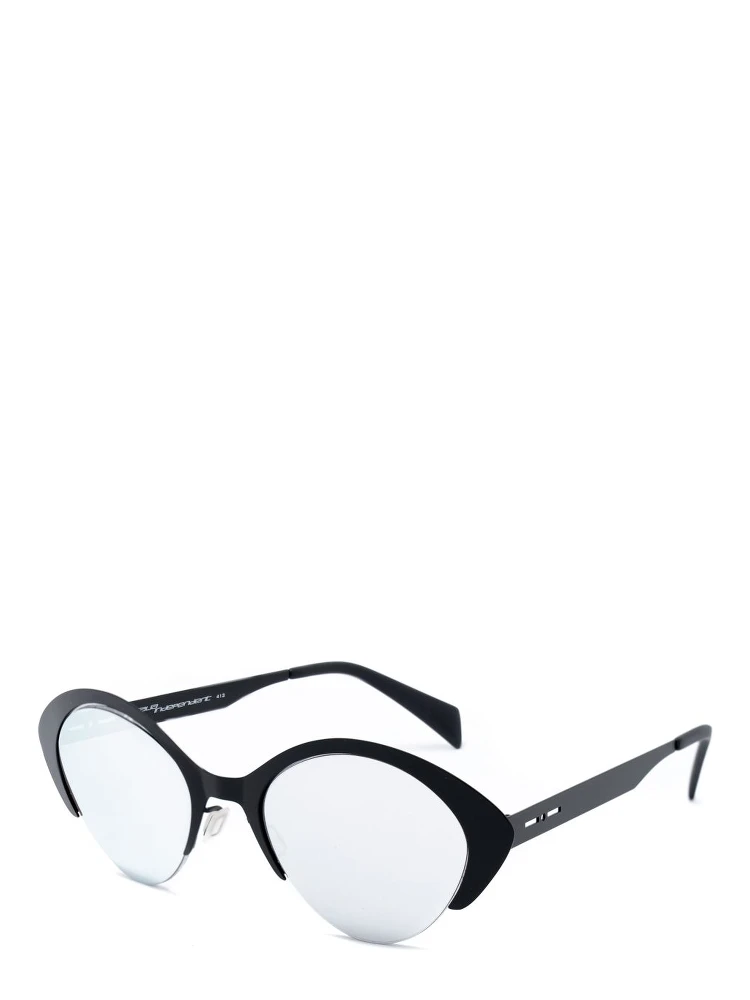 نظارات شمسية معدنية سوداء