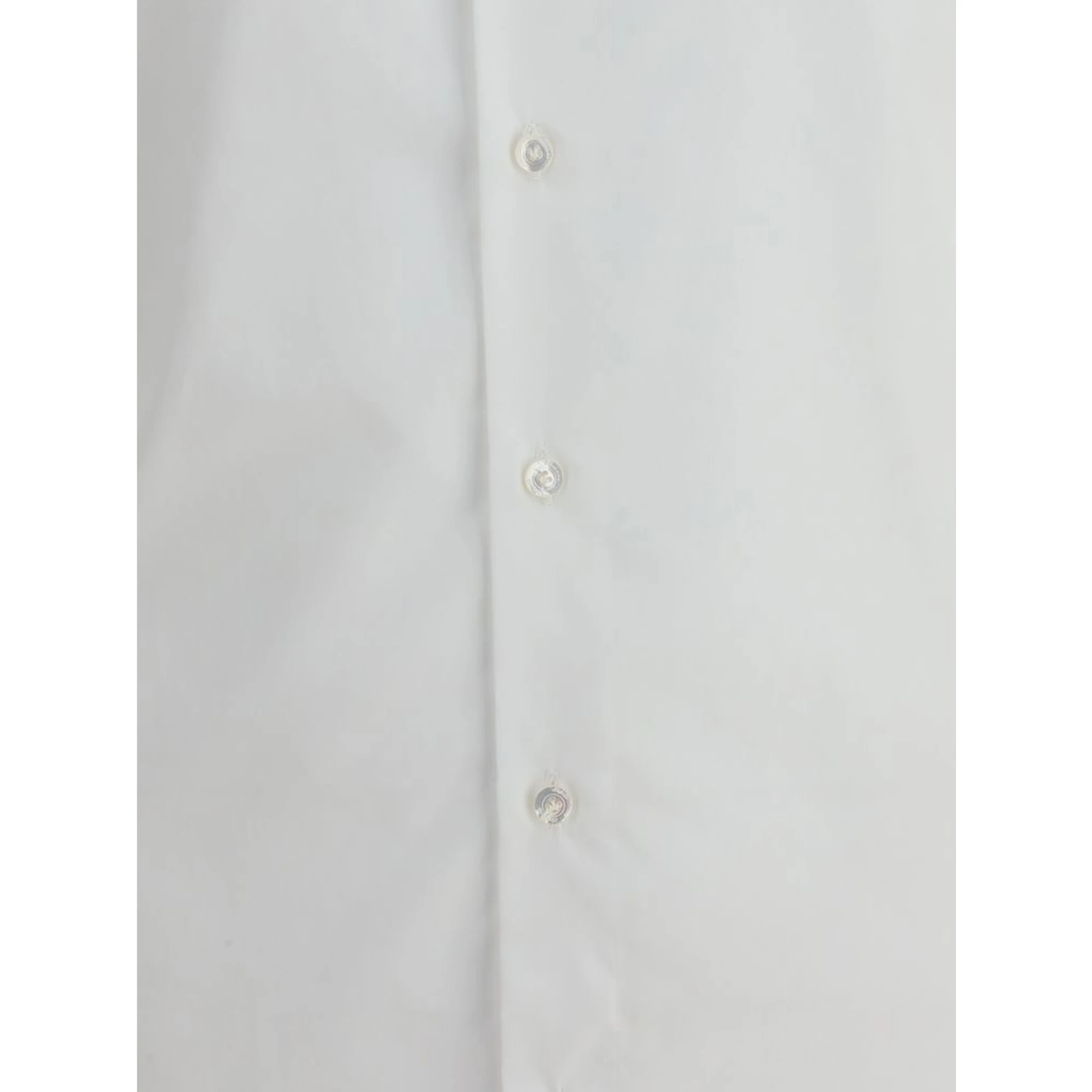 قميص أبيض من القطن