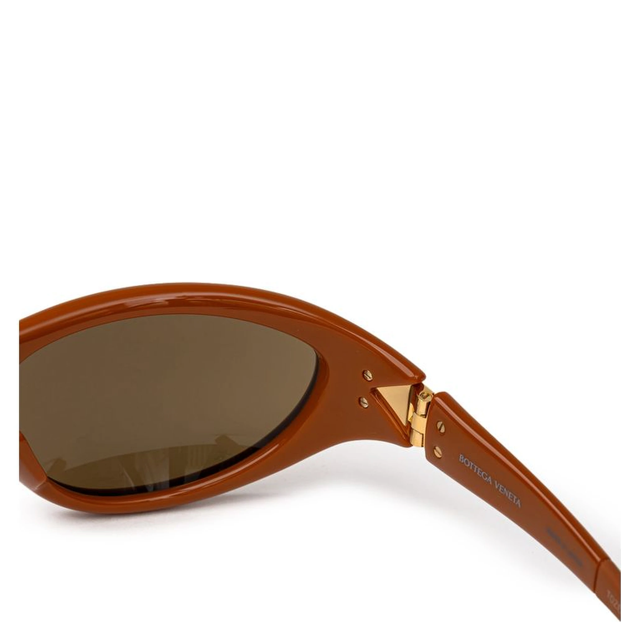 نظارات شمسية بنية اللون من الأسيتات