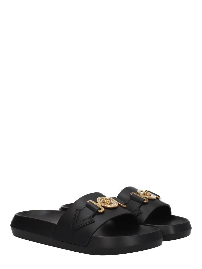 شباشب جلدية سوداء