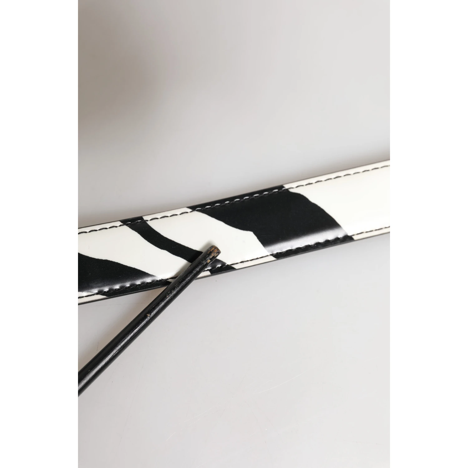 Black White Leather Silver Metal Buckle Belt