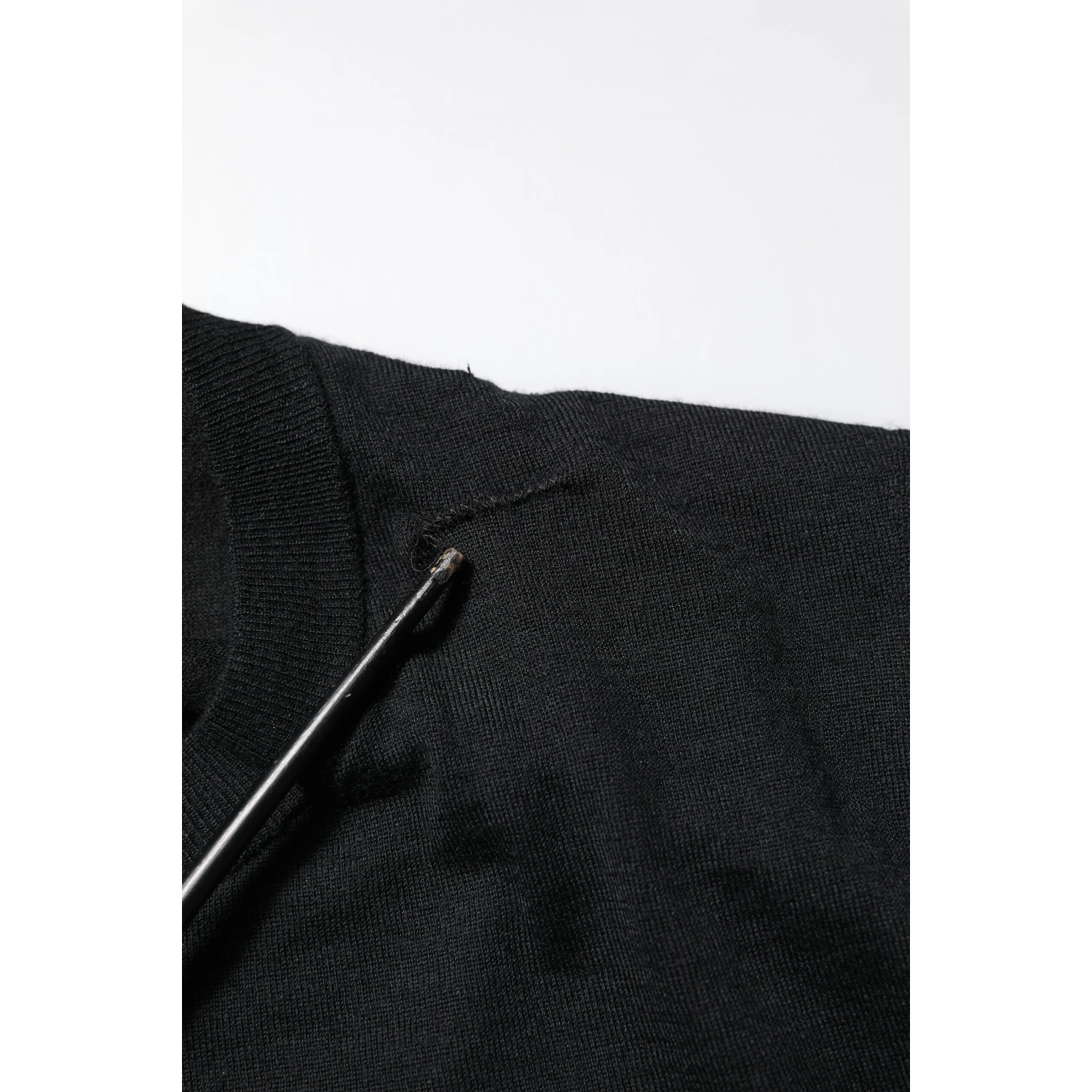 Black Cashmere Crew Neck Long Sleeves T-shirt