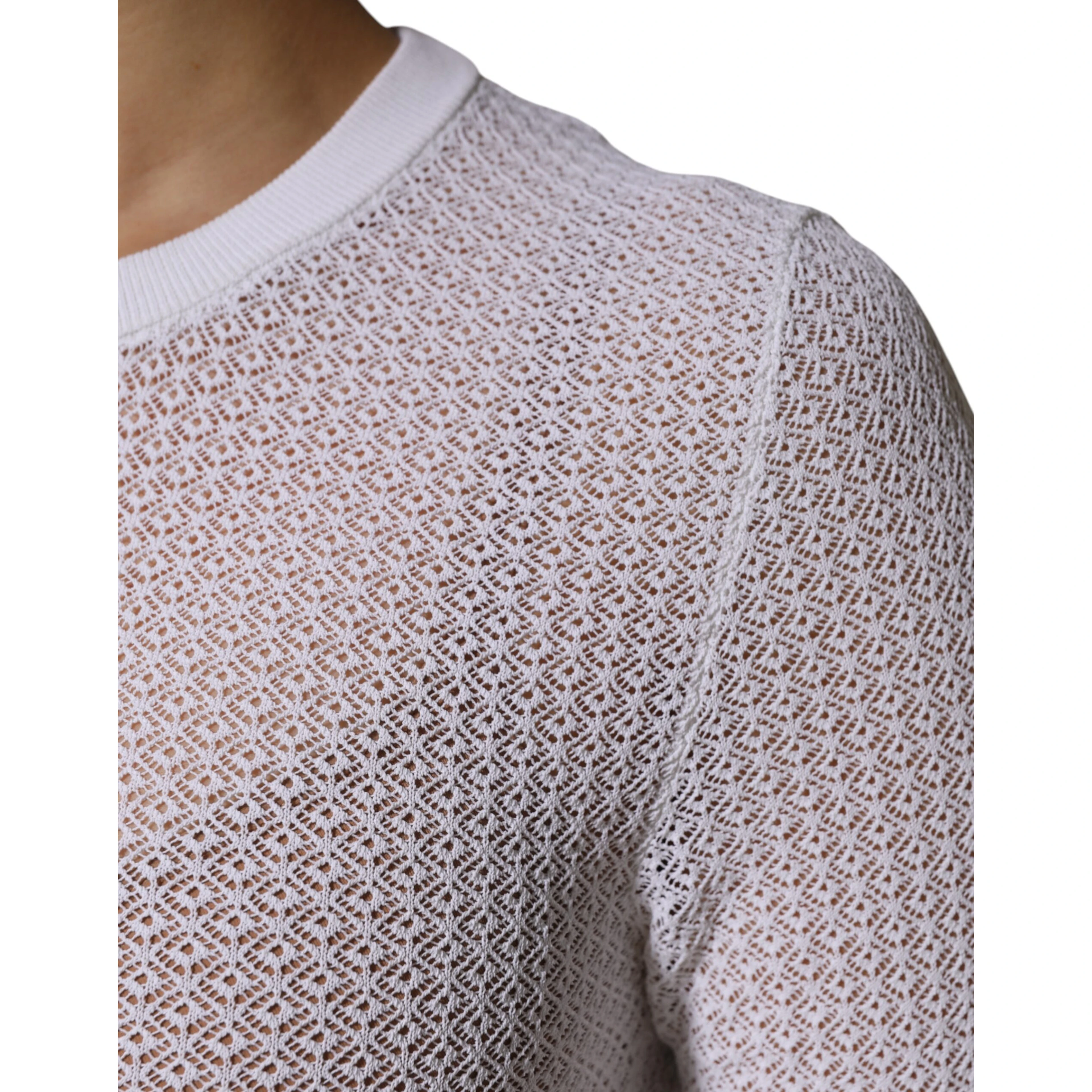White Round Neck Long Sleeves Pullover Top
