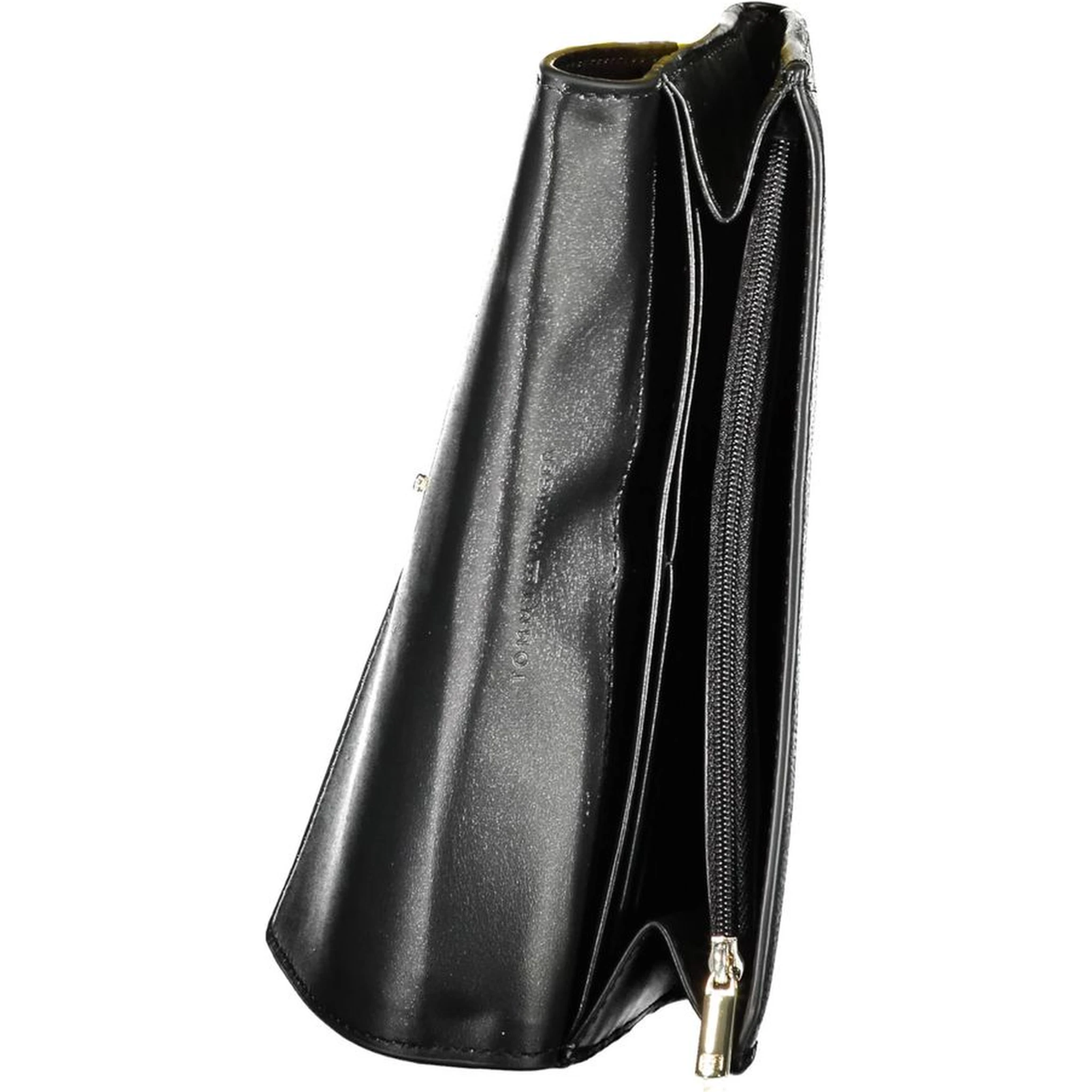 محفظة من البولي إيثيلين الأسود