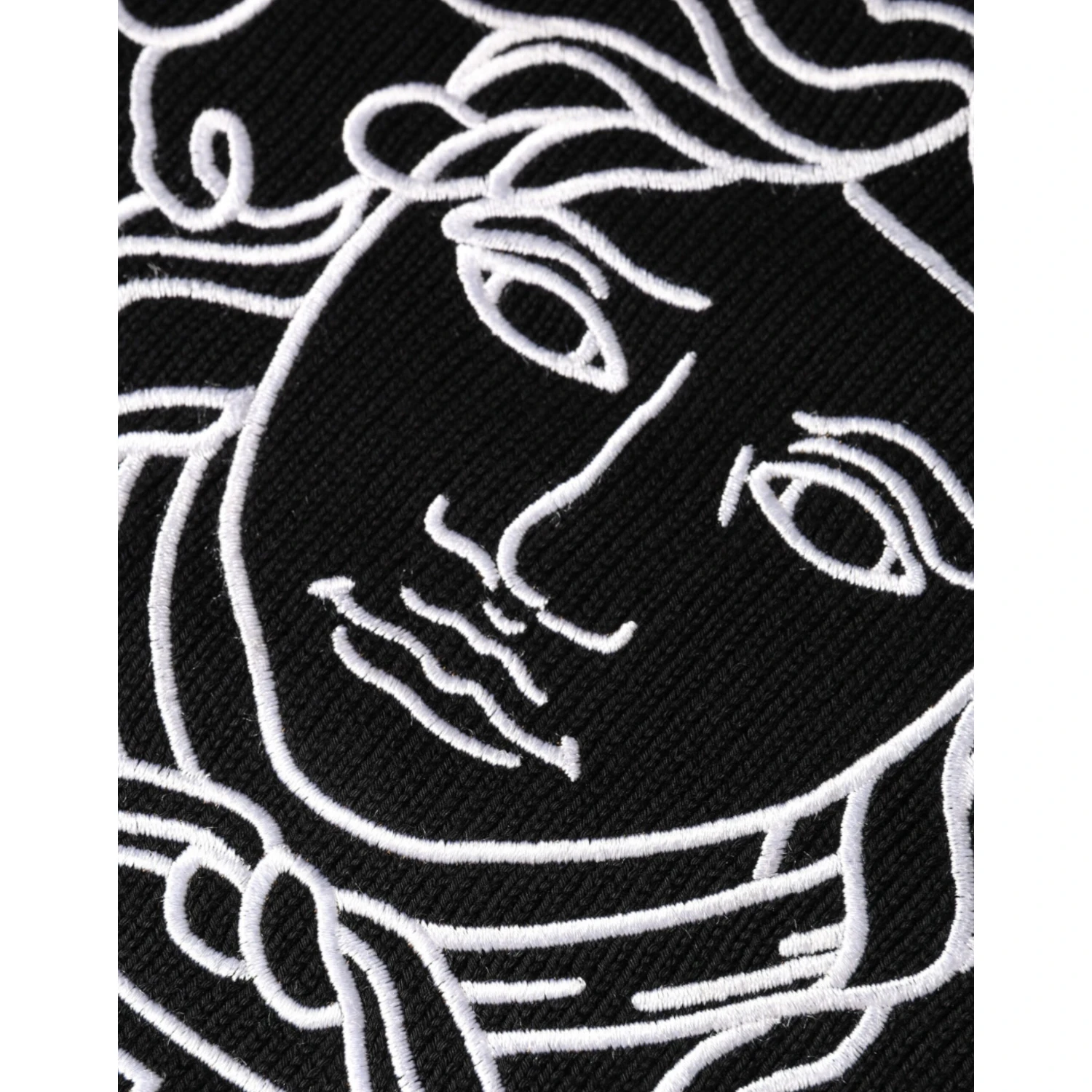 Black Medusa Embroidery Crew Neck Pullover Sweater