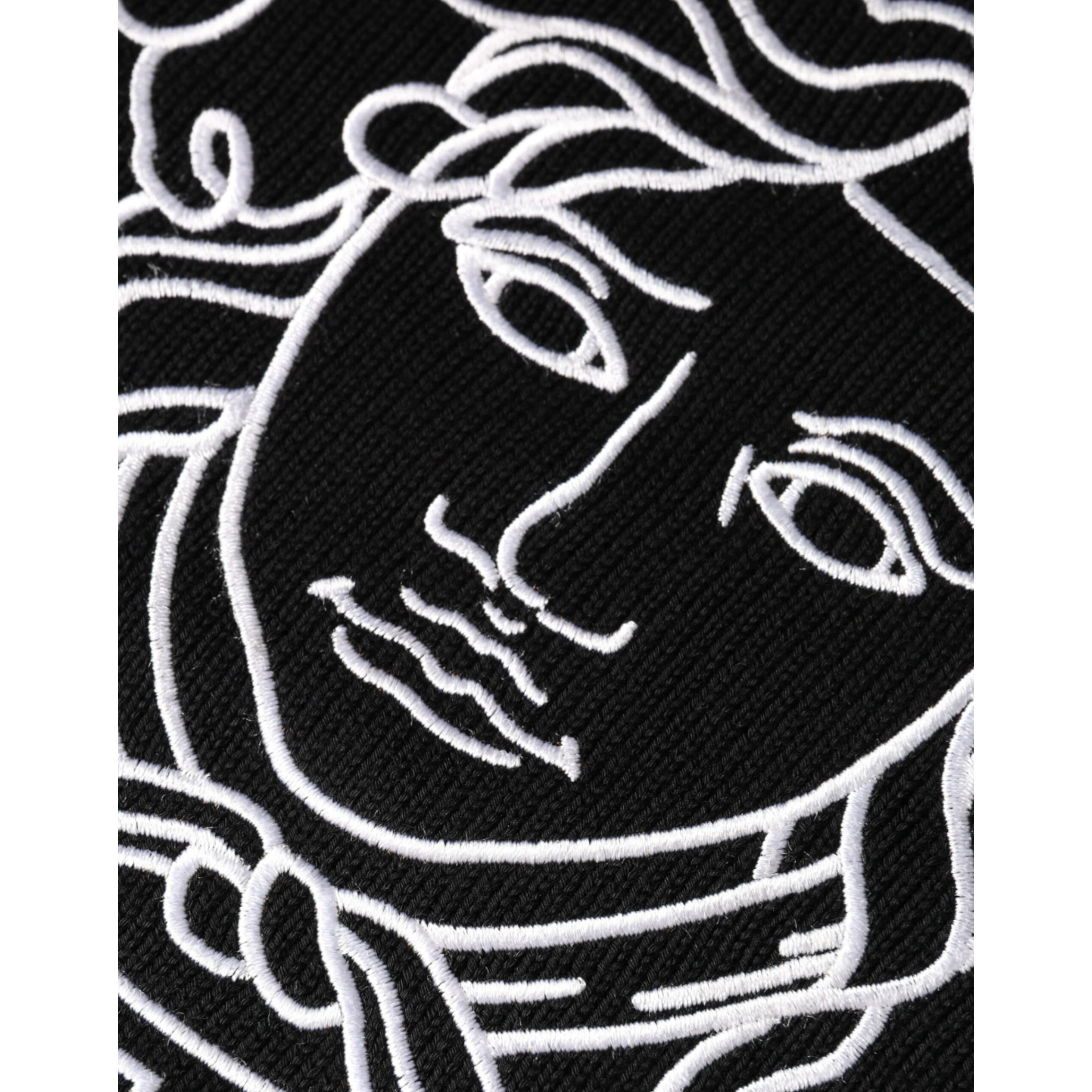 Black Medusa Embroidery Crew Neck Pullover Sweater