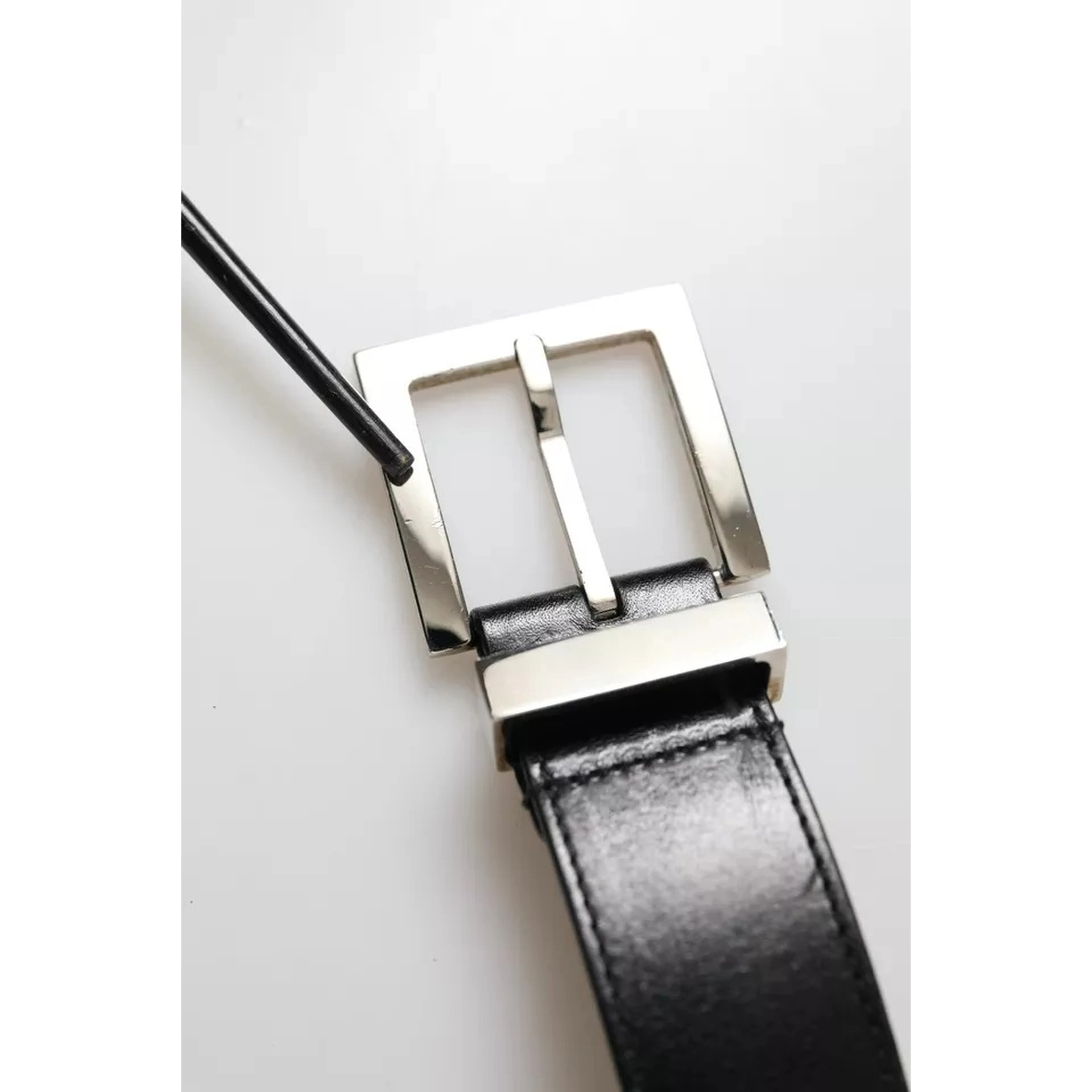 Black Leather Beige Strap Silver Metal Buckle Belt