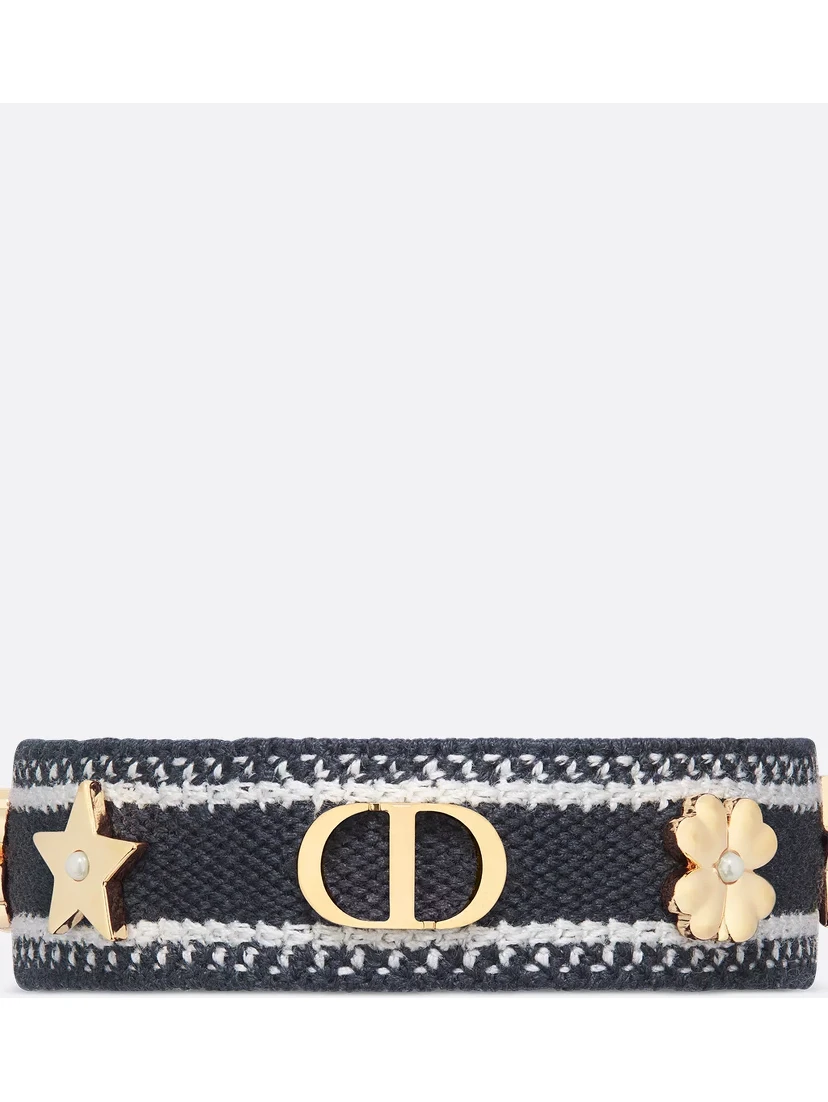 Bracelet with pearls and logo