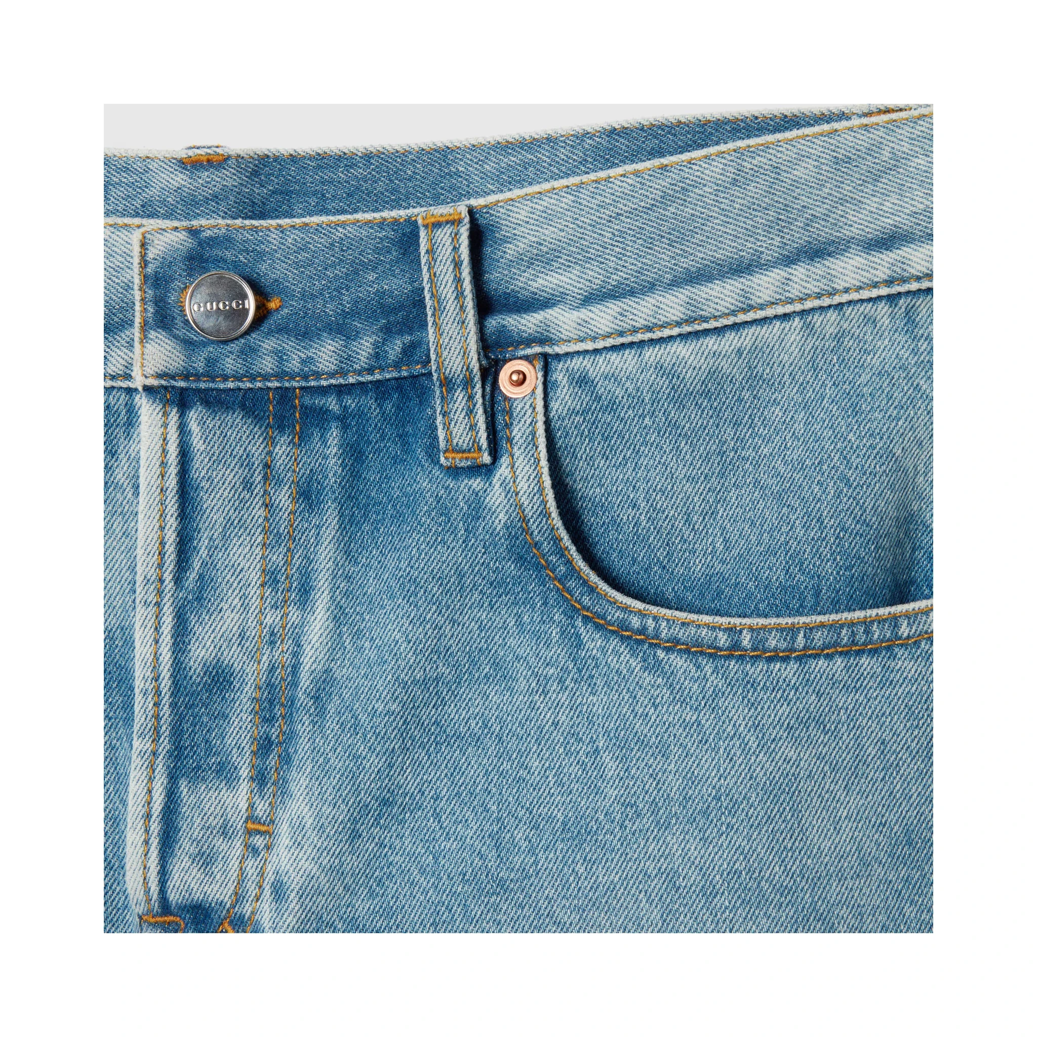 شورت جينز مغسول بالحجر