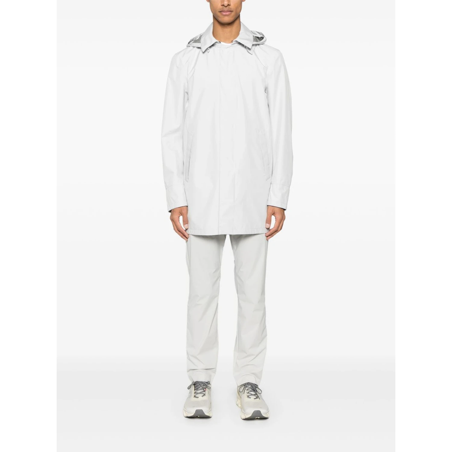 معطف واقٍ من المطر مصنوع من مادة Gore-tex