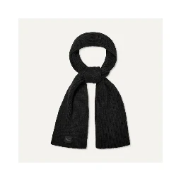 Thick ribbed knit scarf