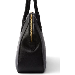2020s leather shoulder bag