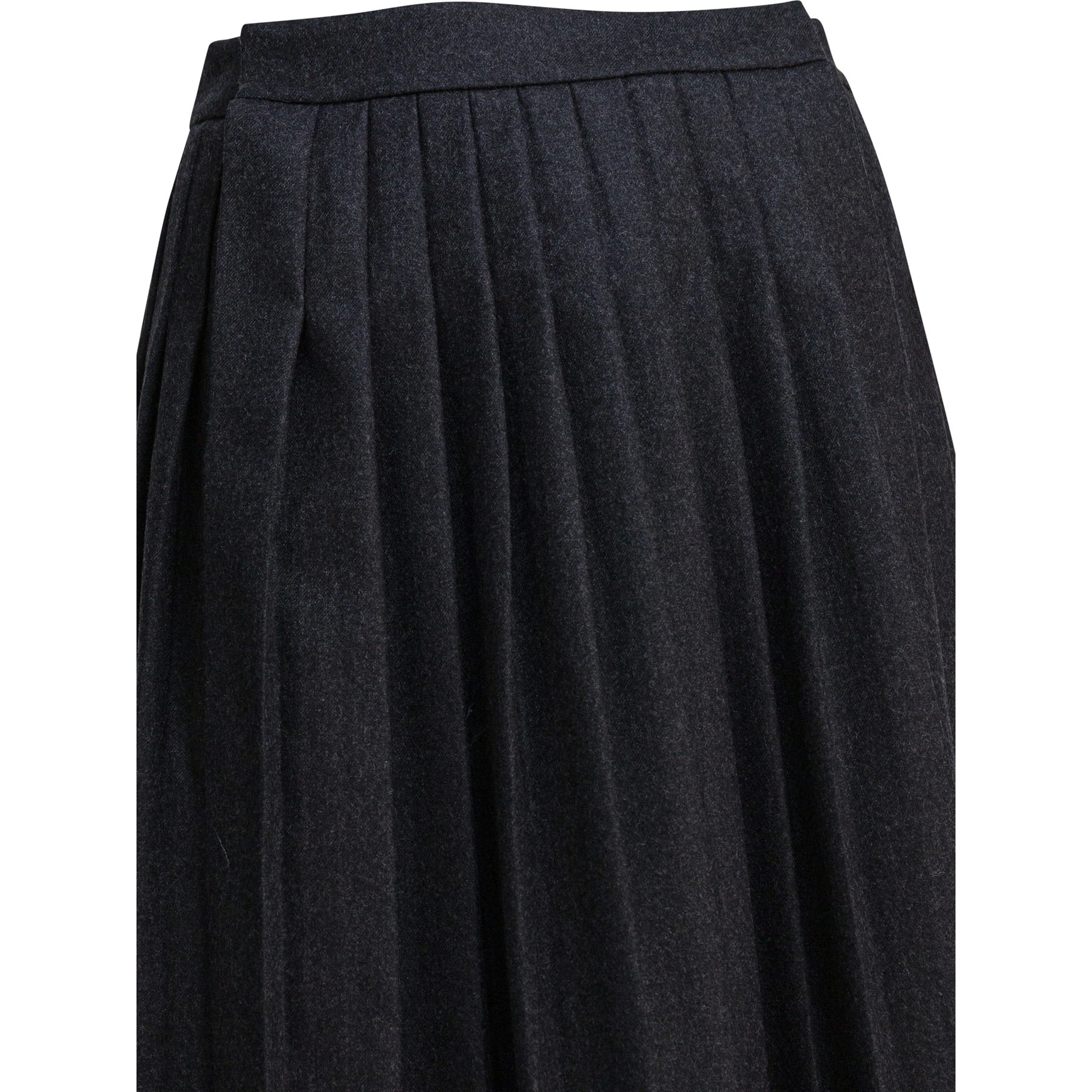 Pleated skirt in wool