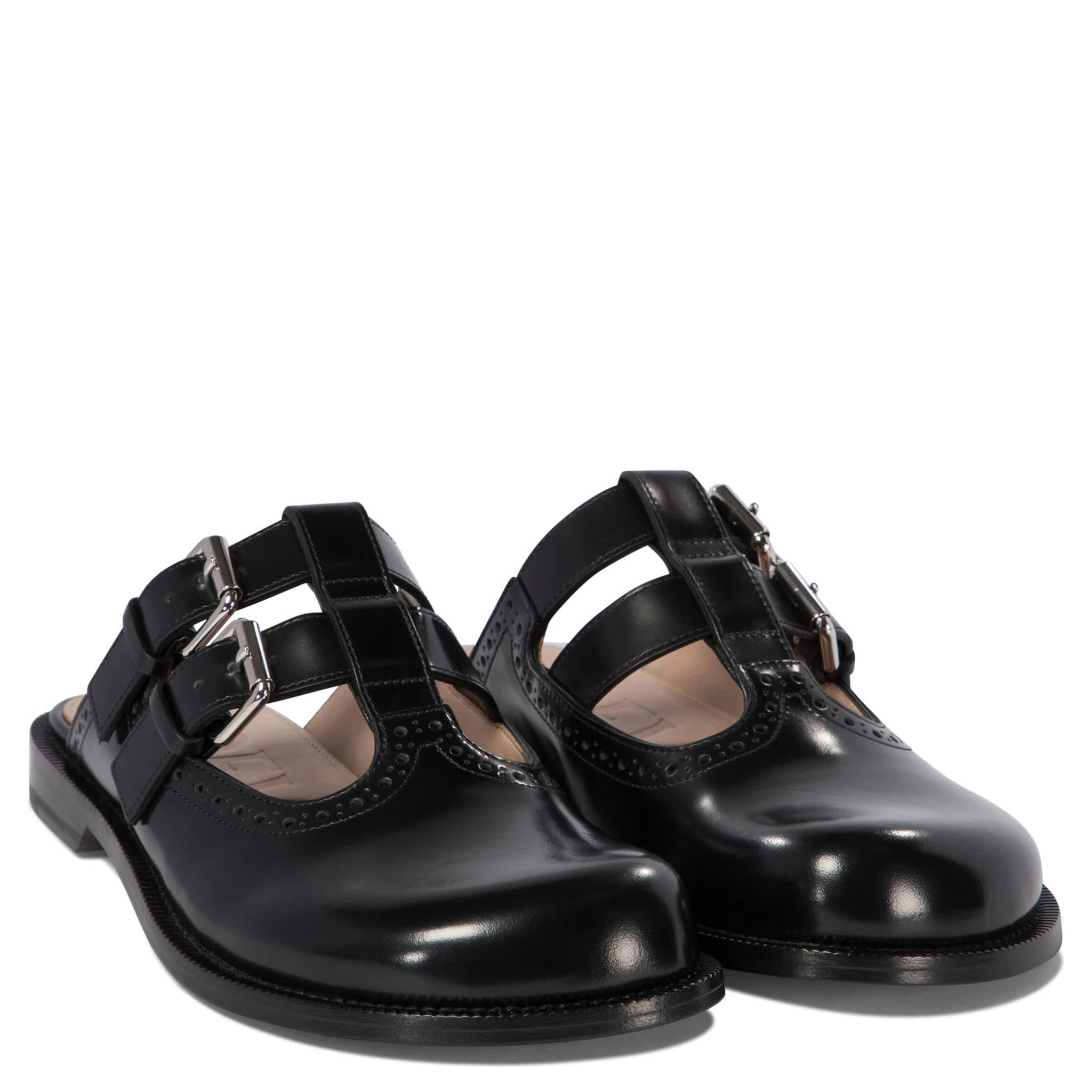 أحذية جلدية بدون كعب